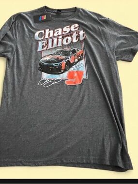 SIGNED Chase Elliott Men’s Gray Graphic Racing T-Shirt